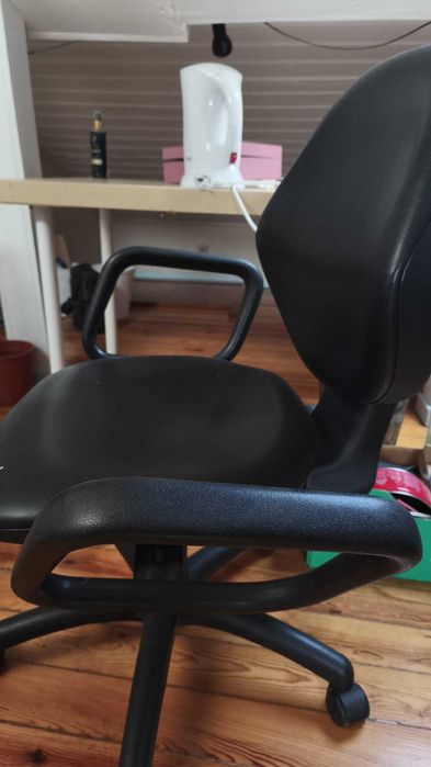 Cadeira de Escritório — Grátis