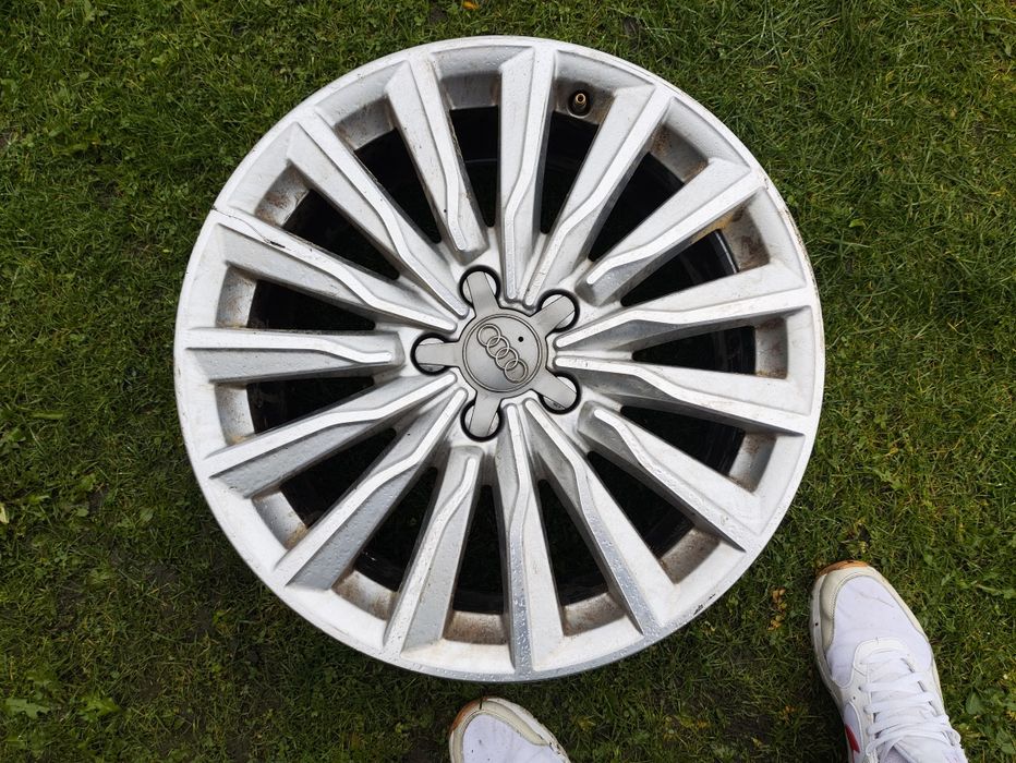 Felgi aluminiowe audi r18 komplet