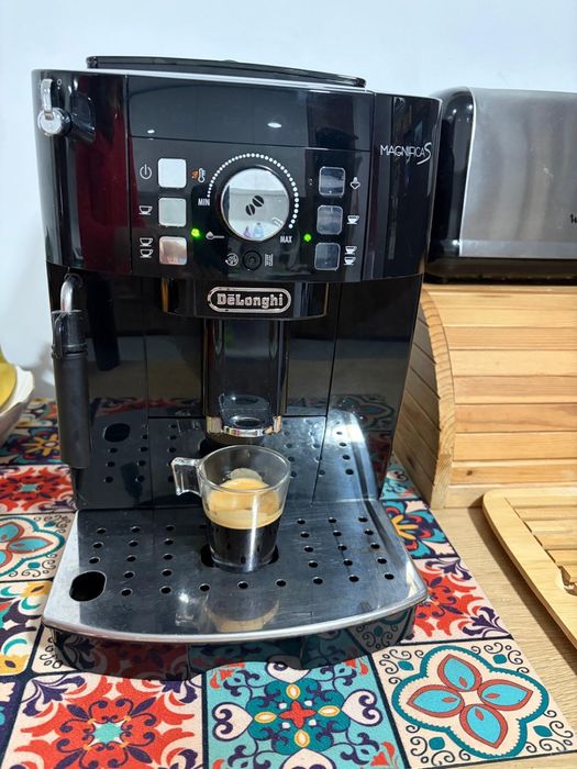 Máquina Café Grão Delonghi