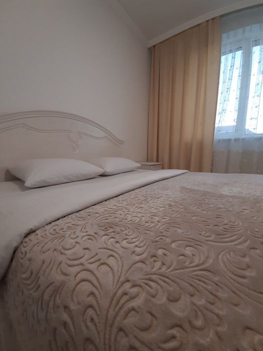 3 кімн. LUX апартаменти з балконом, центр, парковка, кондиціонер