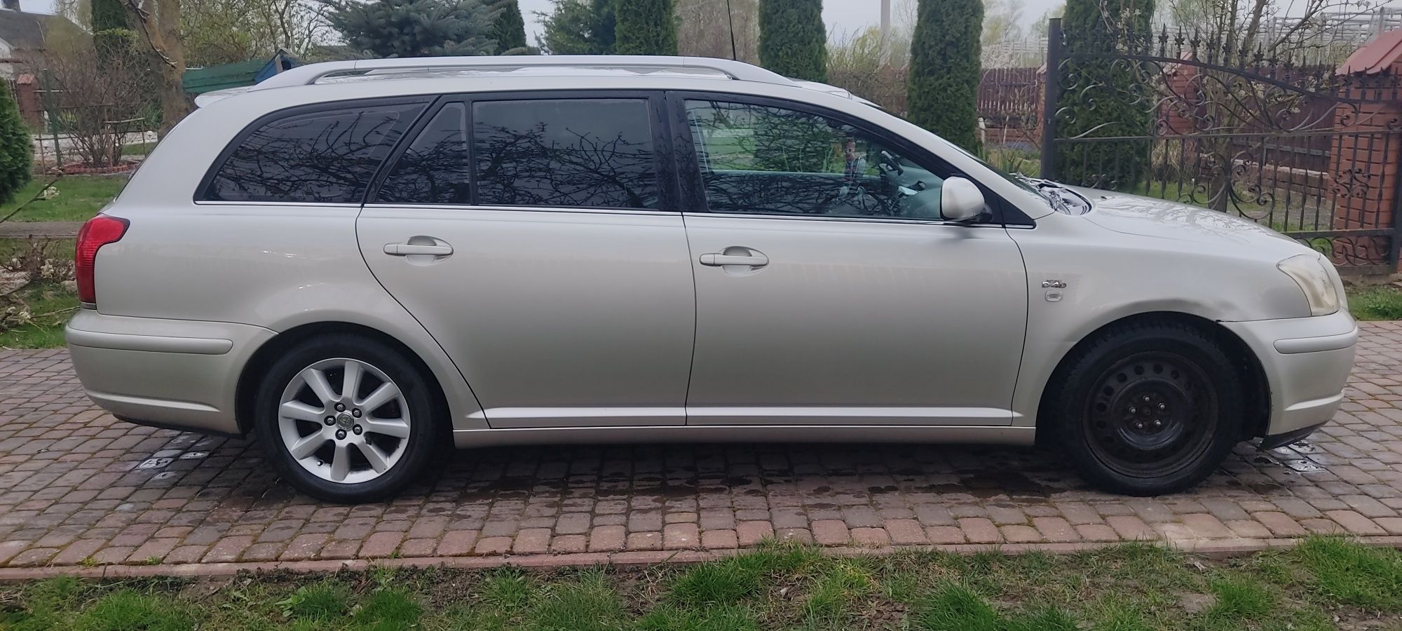 Toyota Avensis t25 2.0 D4D 2003