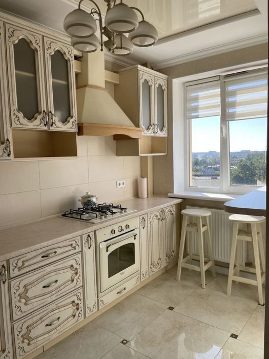 Продаж квартири з євроремонтом вул. Залізнична