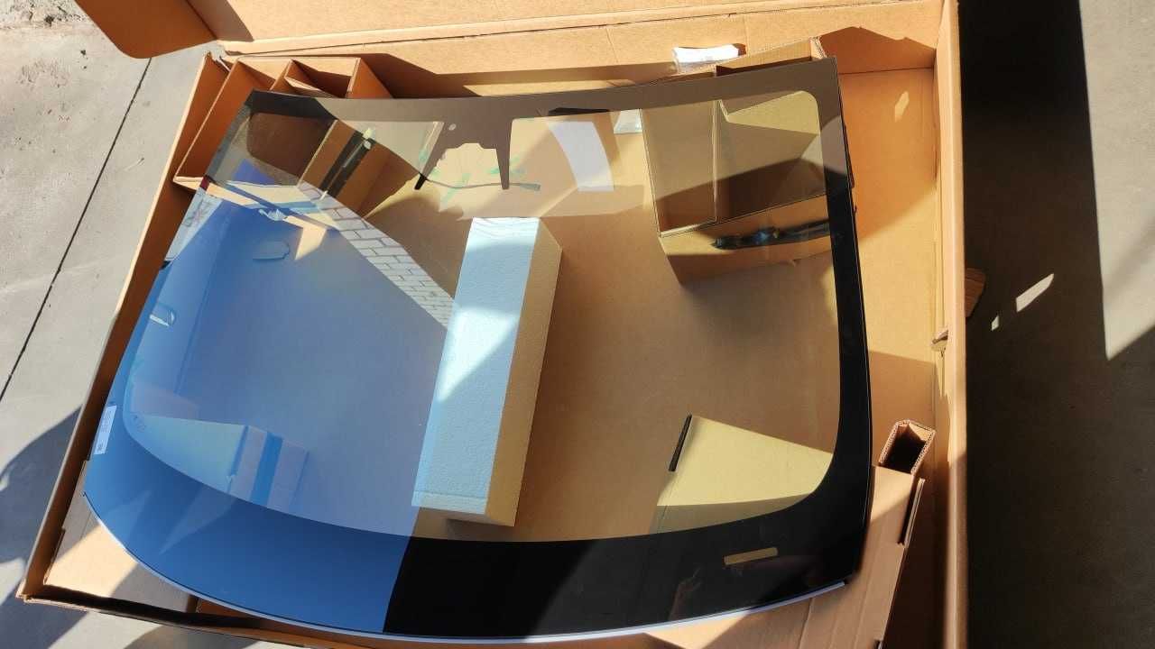 Стекло лобовое Tesla Model Х Plaid (с 2021 г.в.)