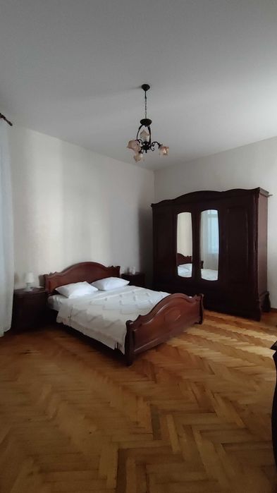 Сдам до травня. Від ріелтора. 2 кімнатна, Осипова/Троїцька.