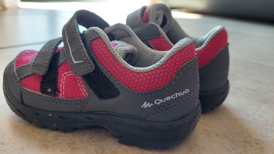 Sapatos Quechua Tamanho 24