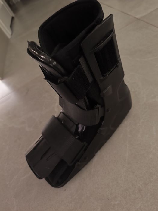 Orteza stopowo-goleniowa Solid Walker krótka Qmed