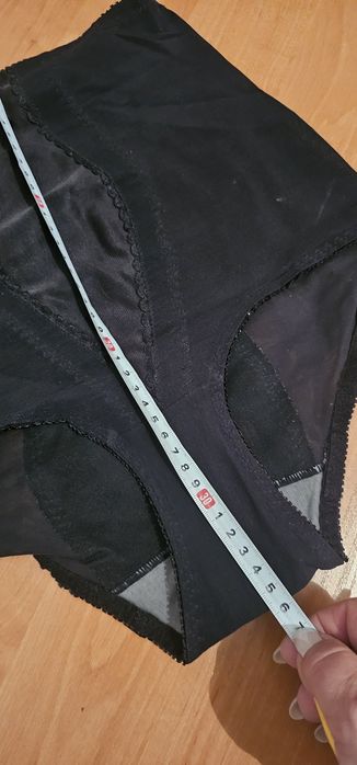 Czarne modelujące wyszczuplające majtki ,wysoki stan