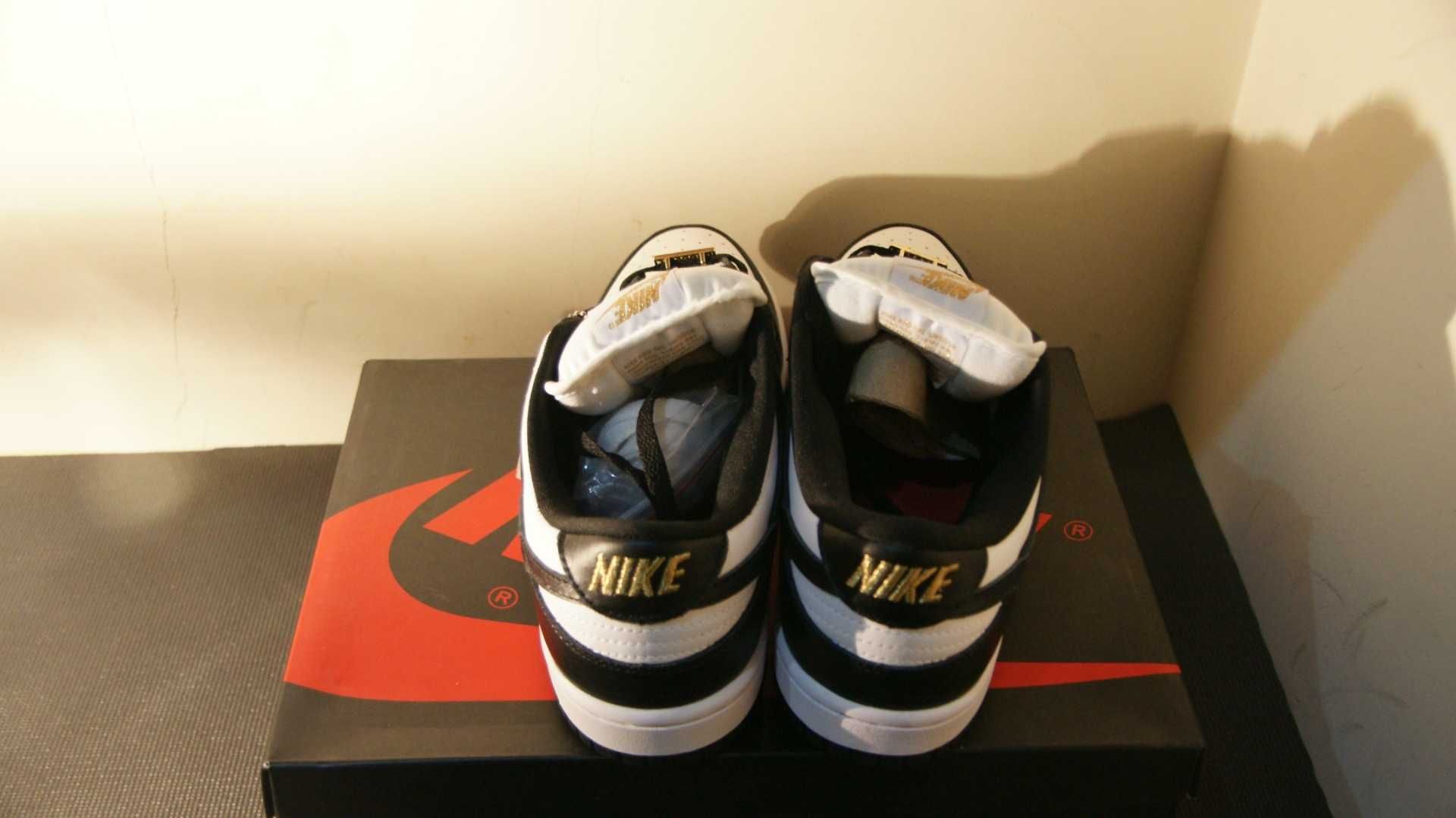 Nike SB Dunk Low Supreme Stars Black (2021) Size: 42,5