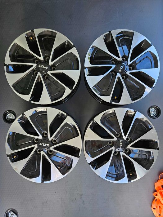 Felgi aluminiowe KIA 52910-CR100 16" 5x114.3 ET50