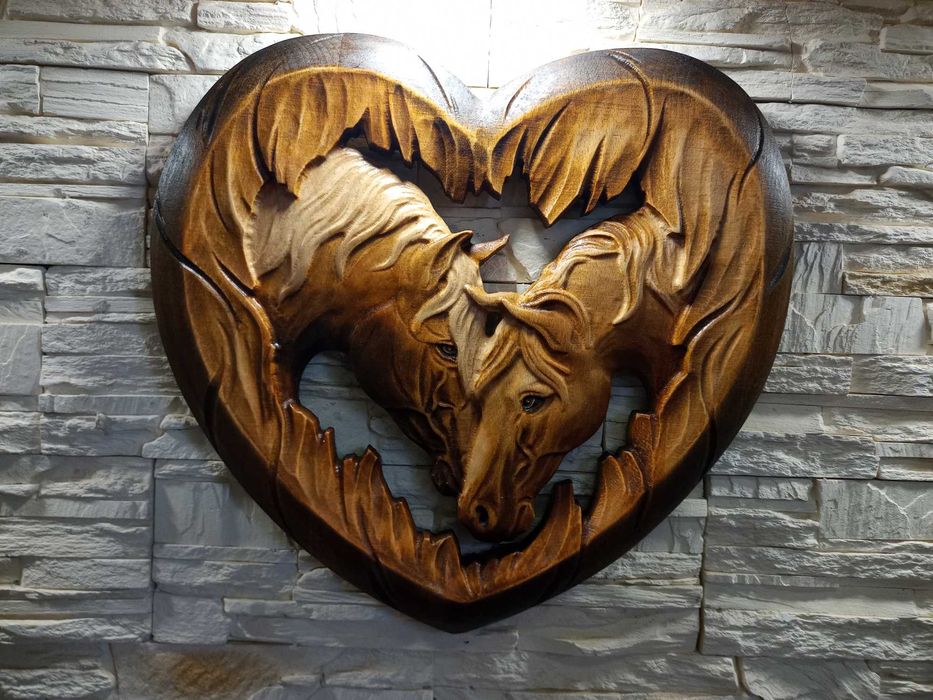 Konie-Plaskorzezba-Drewno