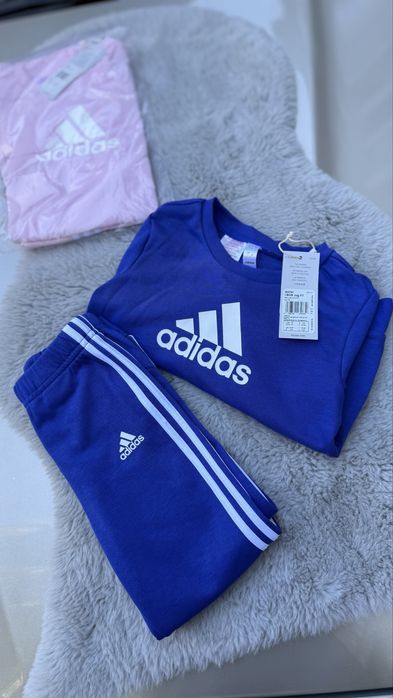 Костюм на мальчика adidas 3-4 года