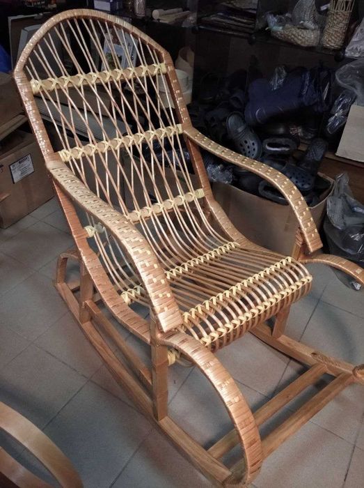Крісло качалка з лози