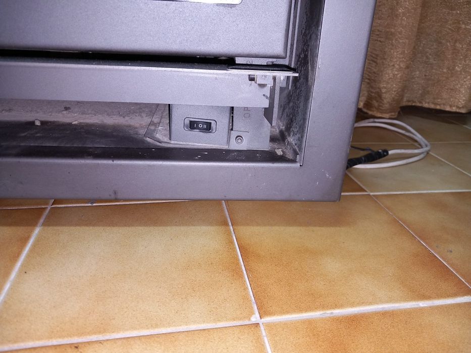 Recuperador de calor com ventilador e moldura.