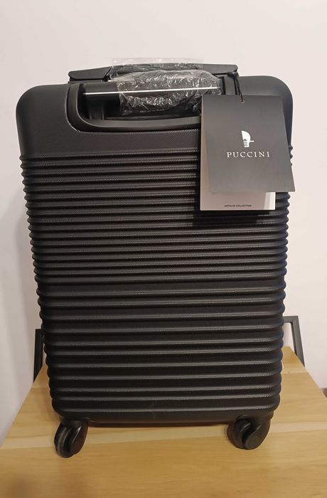 Nowa walizka kabinowa Puccini bagaż na kółkach z rączką czarna