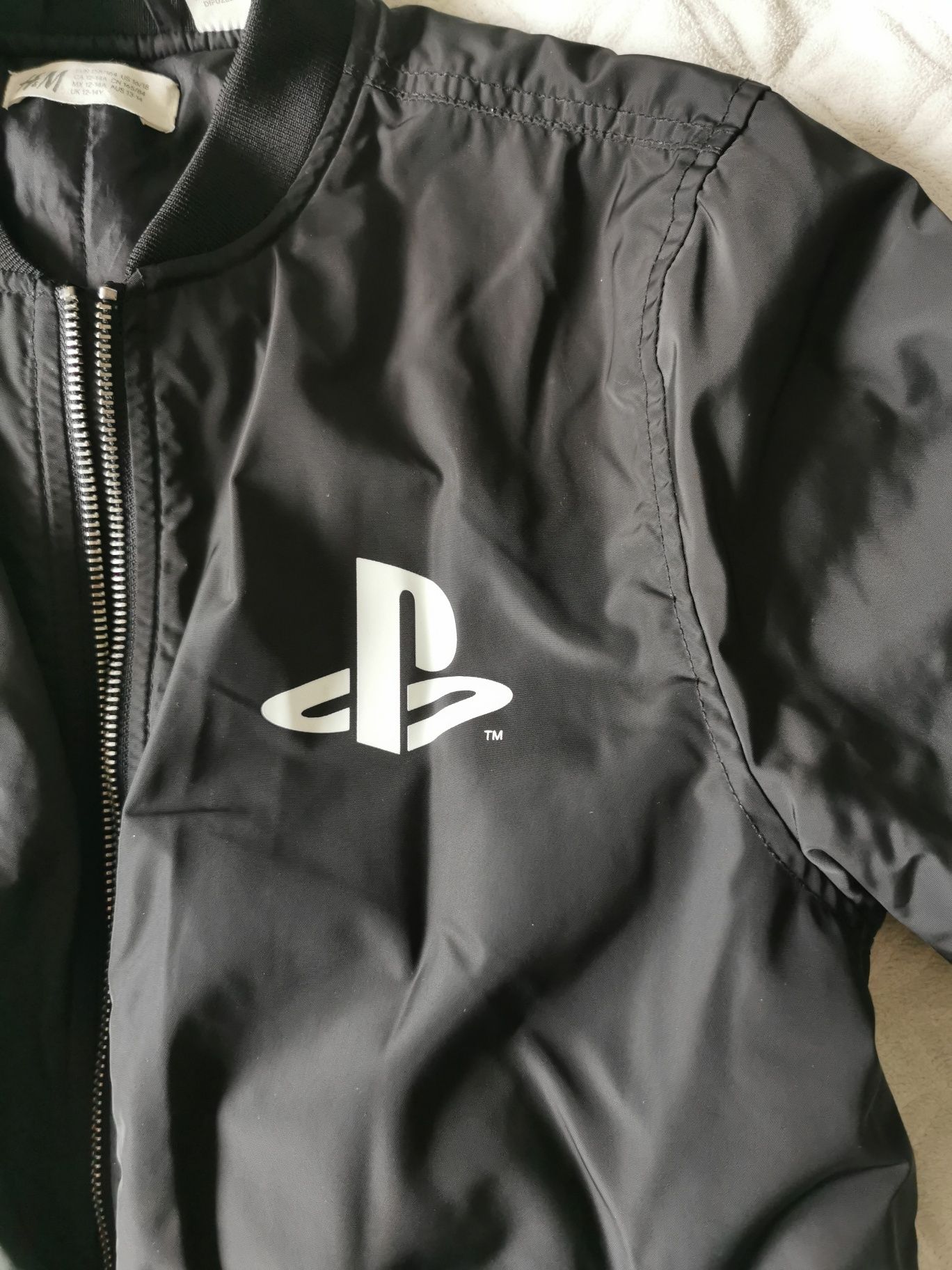 H&M kurtka Ps4 dla fanów konsoli gier i Sony rozmiar 158/164