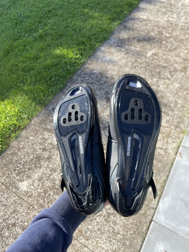 Sapatos cilismo de estrada tamanho 42 (novos)