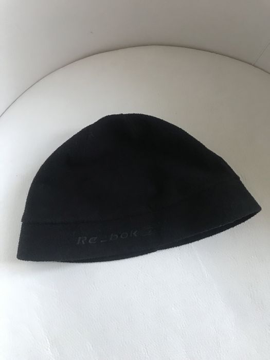 Czarna czapka męska   Reebok.