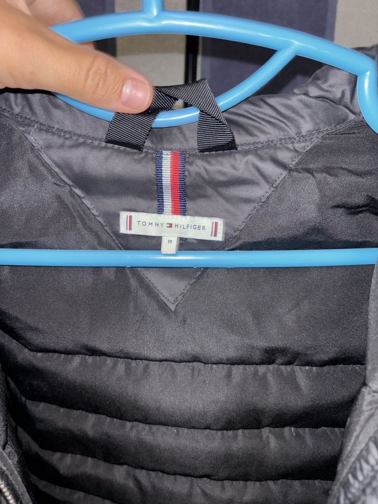 Кутка нова жодного разу не була ношеною TOMMY HILFIGER