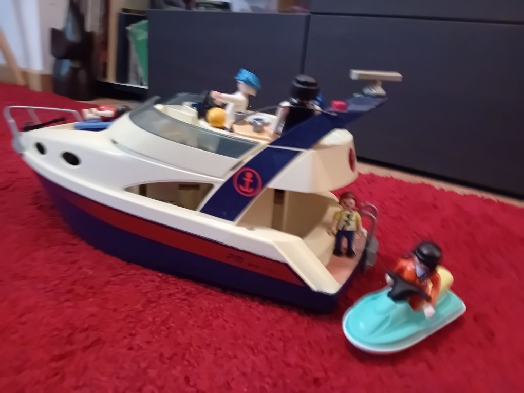 Barco com bonecos Playmobil