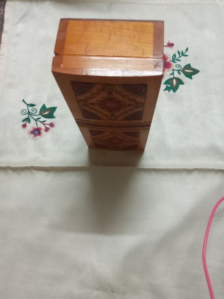 Шкатулка лакированная