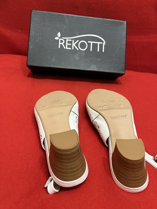 Продам кожанные босоножки rekotti белые женские