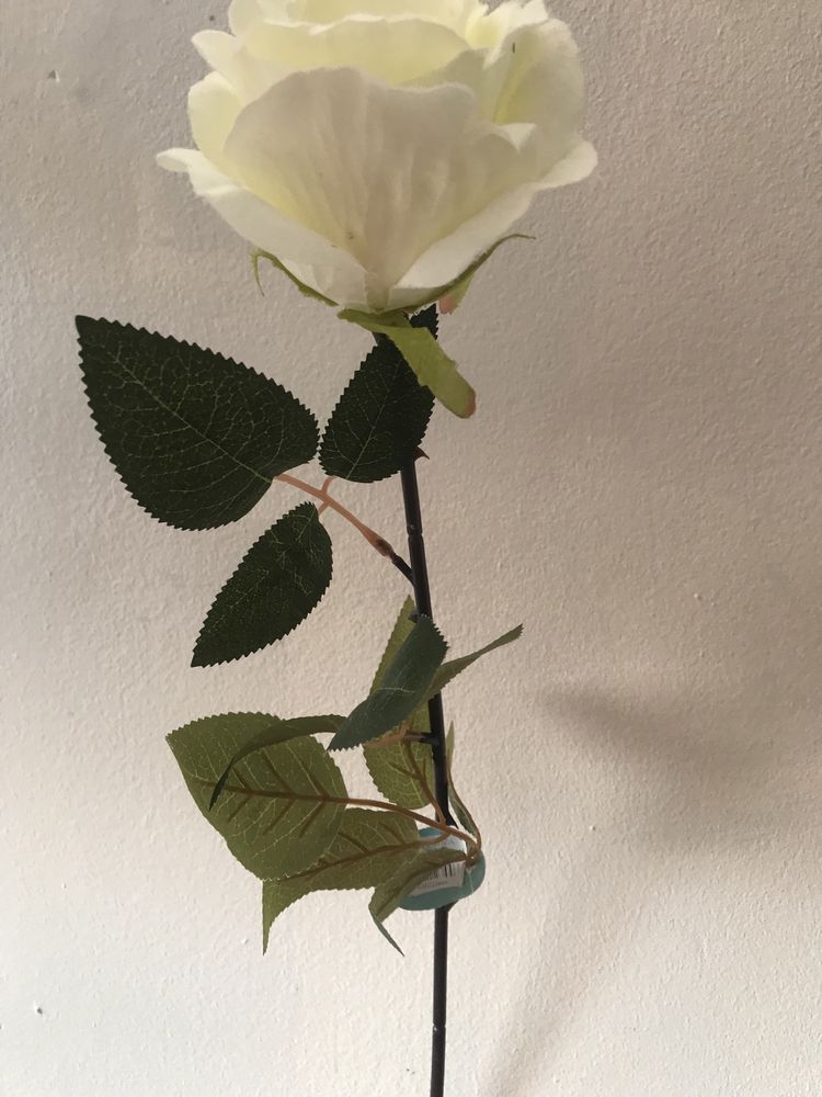 Kwiat sztuczny róża 1 na gałązce 75 cm 48tnkw