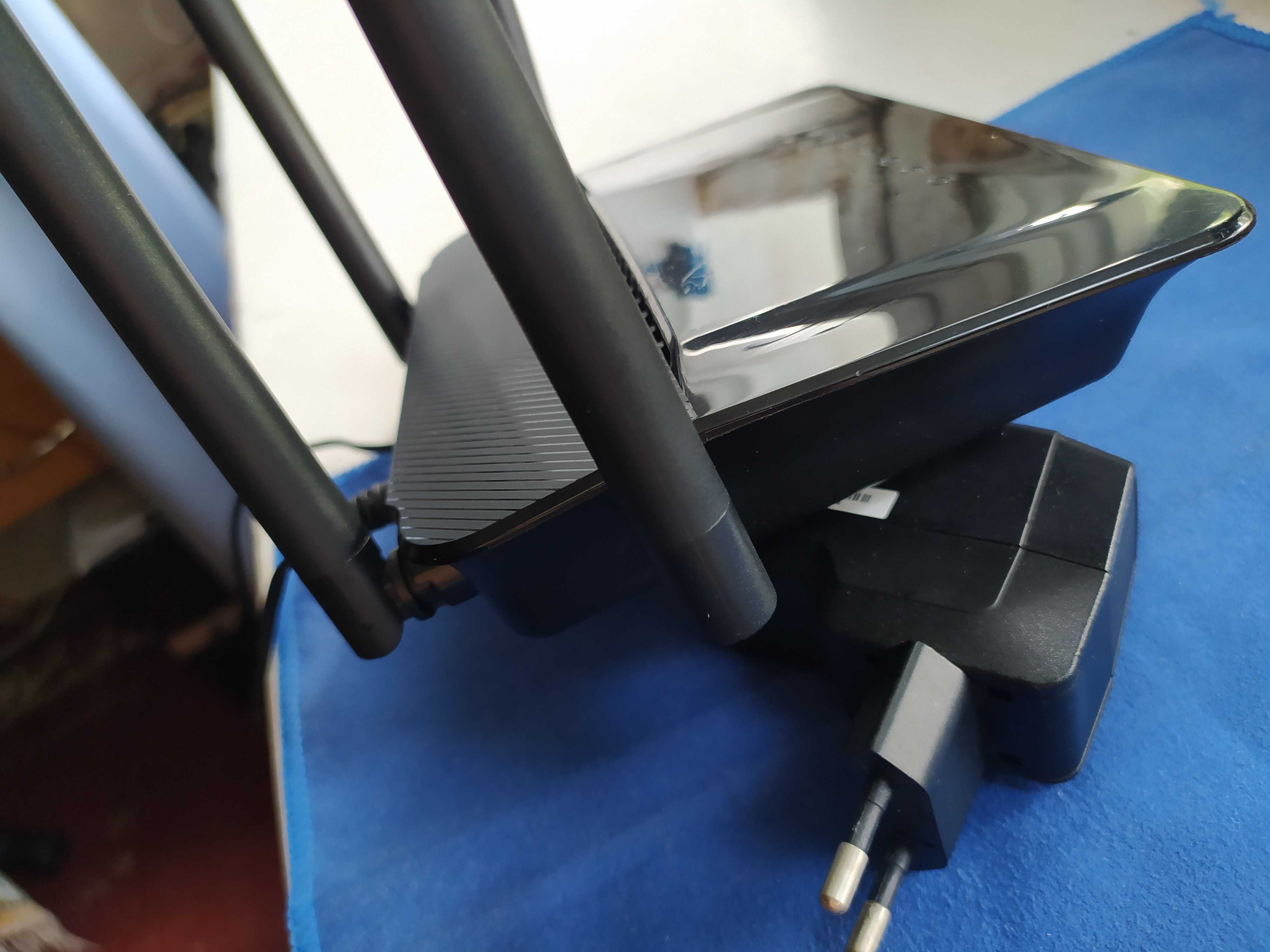 Гигабитный WiFi Роутер D-Link DIR-842, на 2-ва диапазона 2,4 и 5Ггц