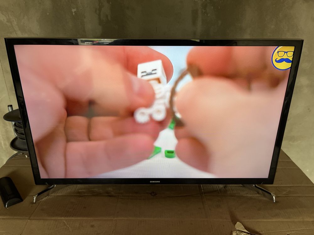 Телевізор Samsung 32 дюйма Е смарт