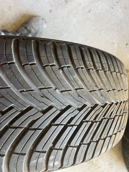 Opony Pirelli all season