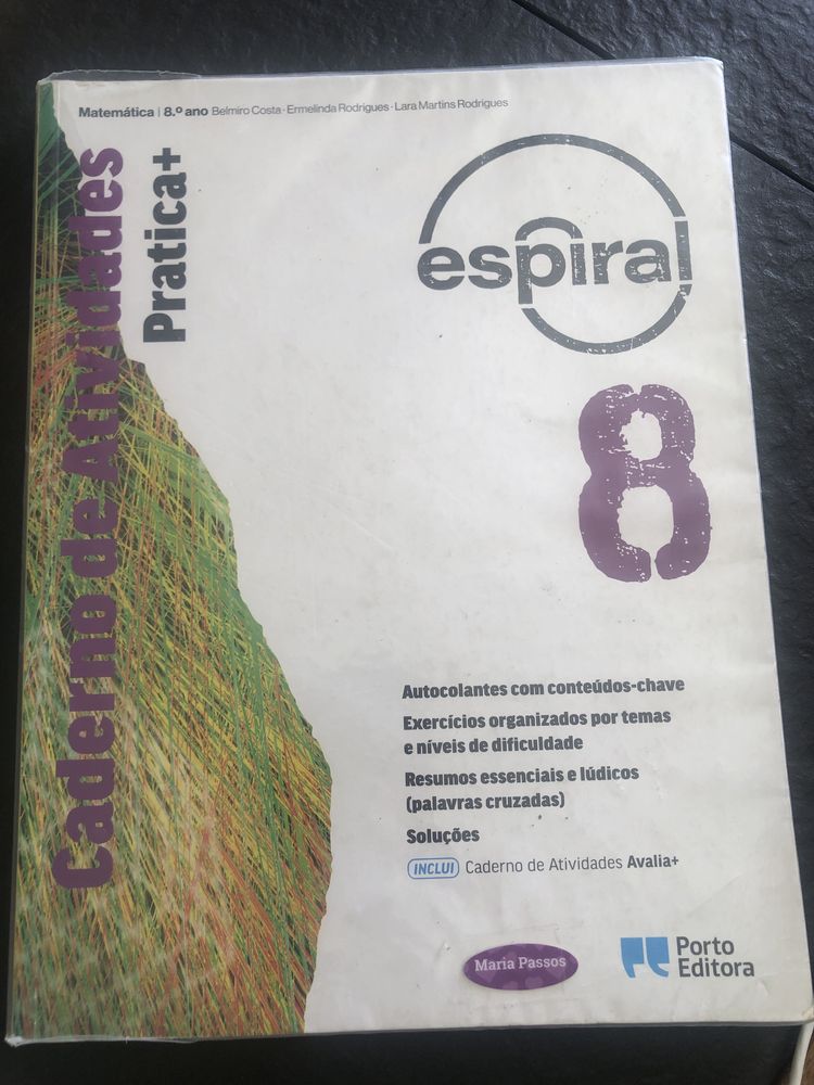 2 Livros Escolares "Espiral 8" Parte 1 e 2 do 8ºano em bom estado