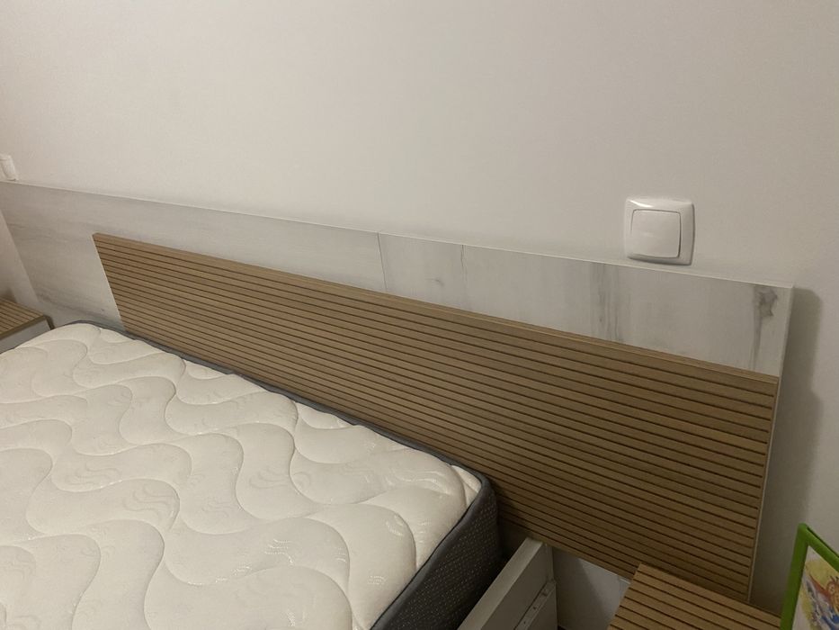 Cama casal (150 x 190cm) com gaveta e cabeceira
