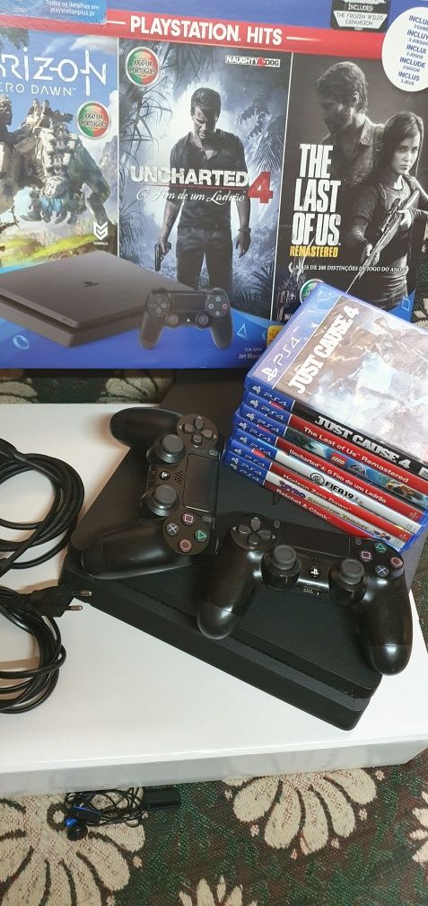 Ps4 slim 1TB com 2 comandos + extras