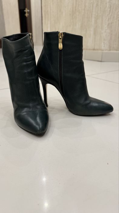 Віддам черевички шкіряні б/у