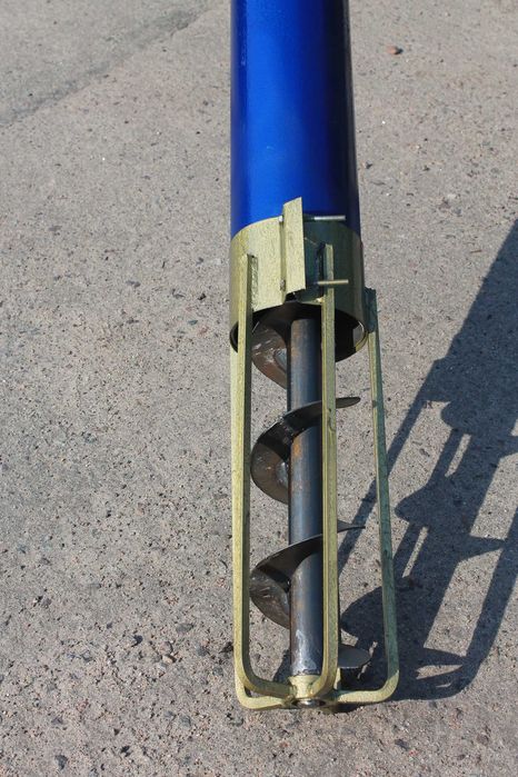 Шнековий навантажувач (погрузчик, загрузчик, конвейєр) в трубі