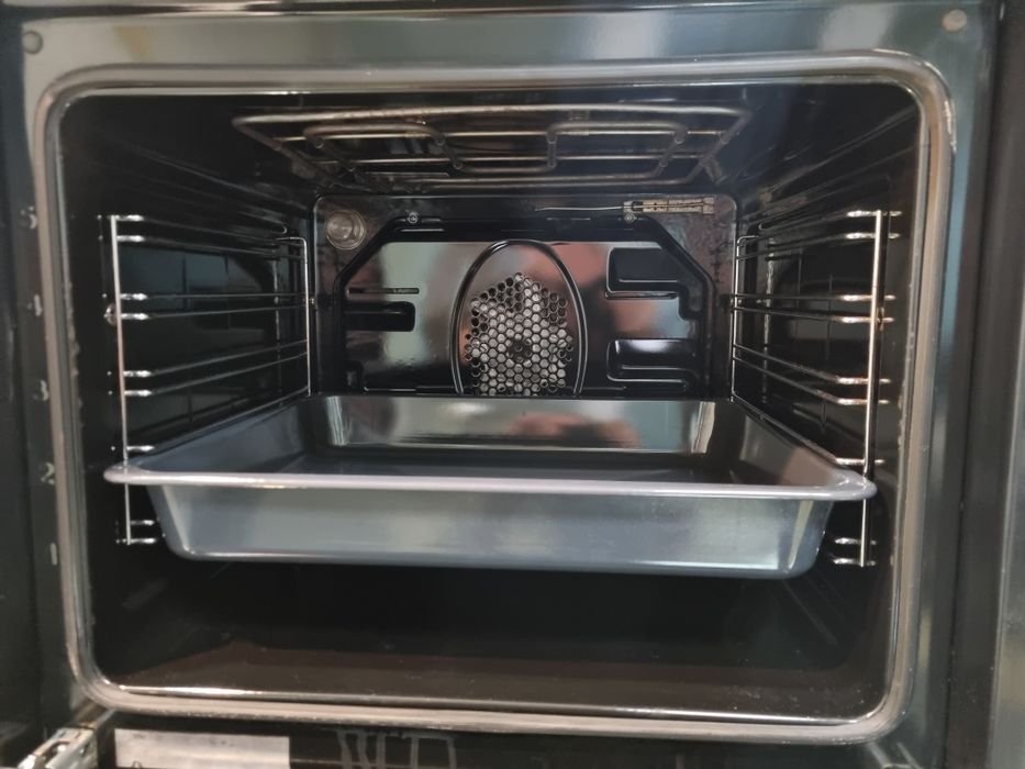 Надійна духова шафа духовка пічка плита Beko