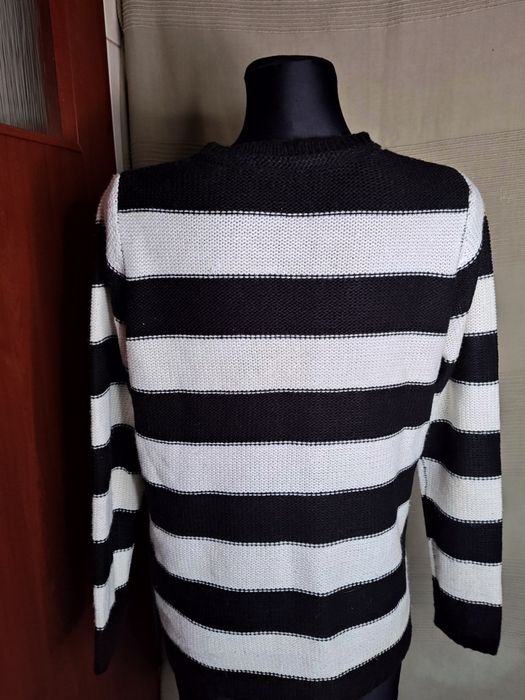 Sweterek / sweter / bluza  w paski / pasy czarno-biała