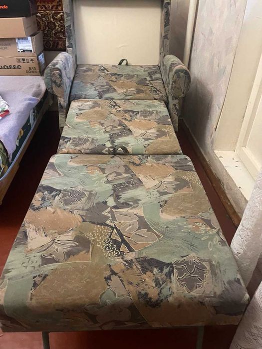 Розкладне крісло із новою обивкою