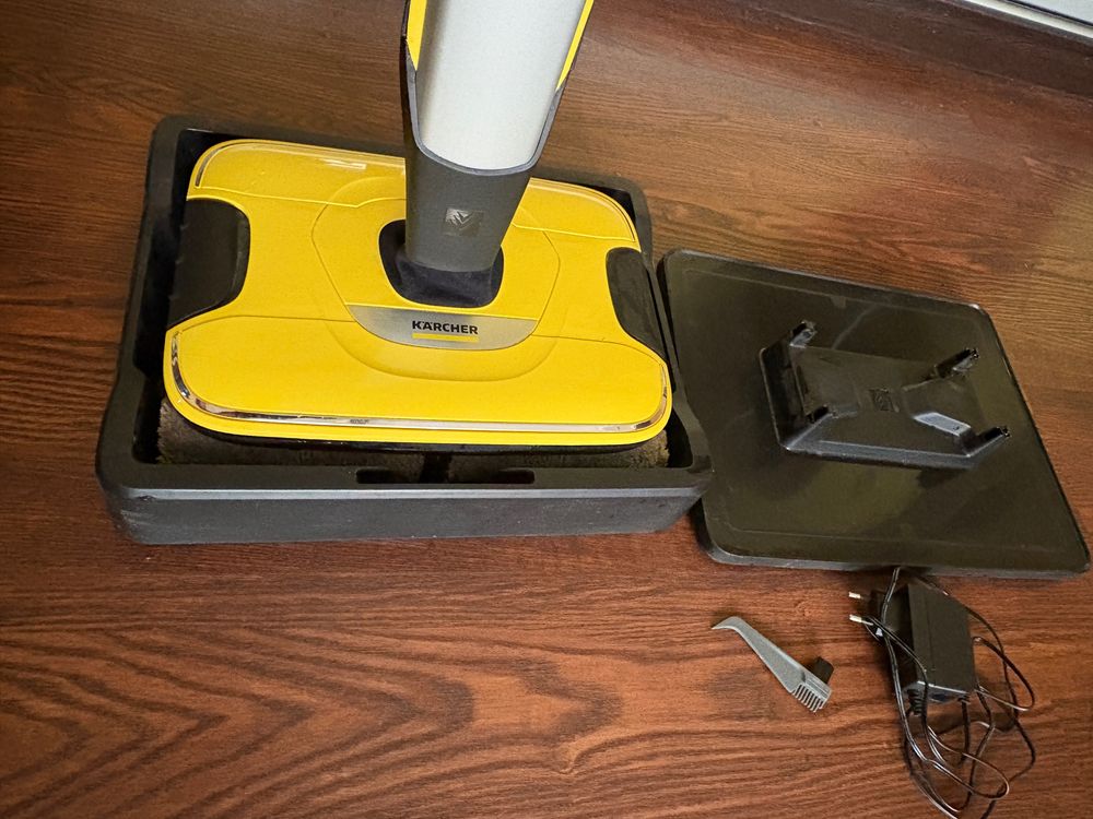 Миючий пилосос Karcher FC 7 Cordless Extra
