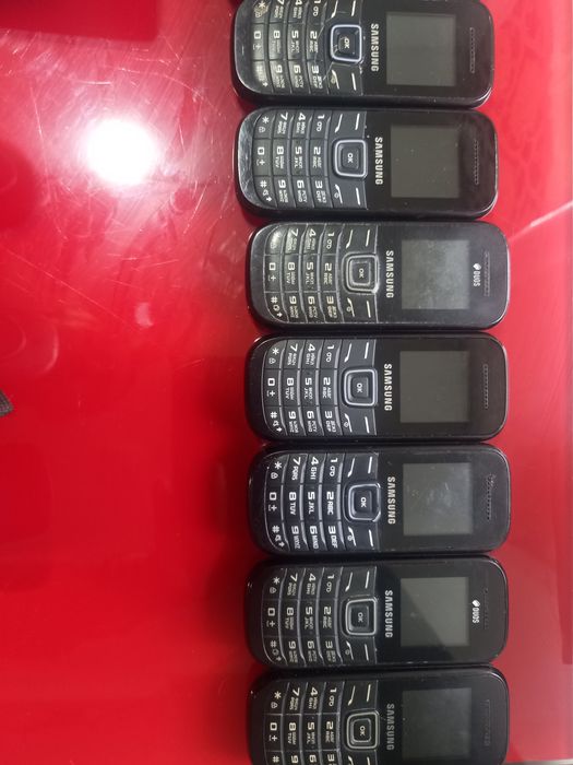 Телефоны самсунг.