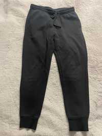 Spodnie dresowe roz M czarne CROPP