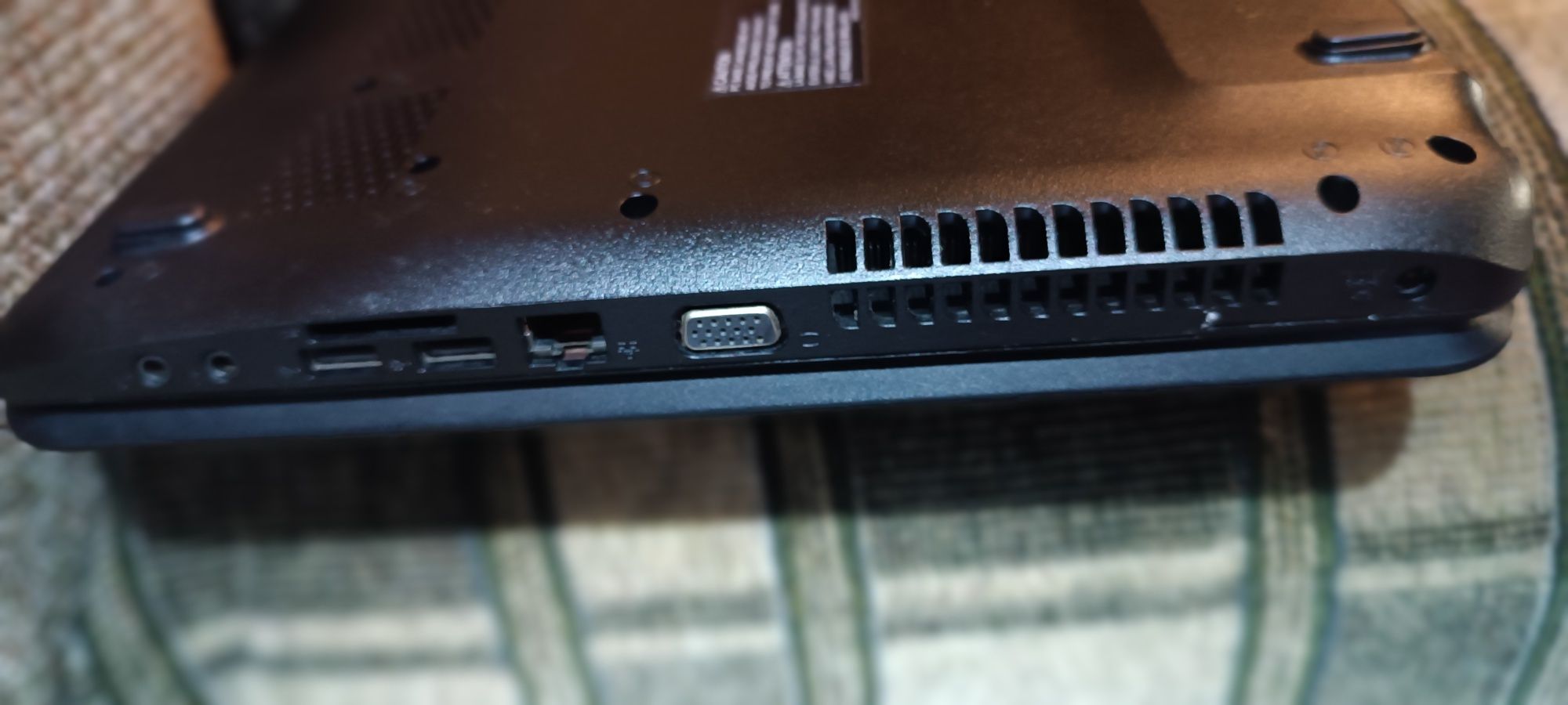 Игровой ноутбук Toshiba Satellite C670 i7 8 ядер 16Гб ОЗУ.Экран 17.3"!