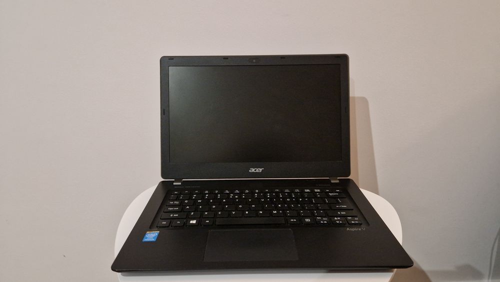 Acer Aspire V3-331 SSD, 12GB RAM, Windows 10, stan bardzo dobry