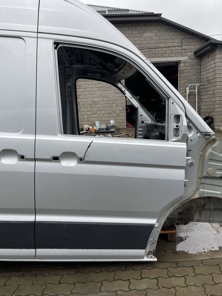 Двері передні праві сірі Volkswagen Crafter 2 MAN TGE