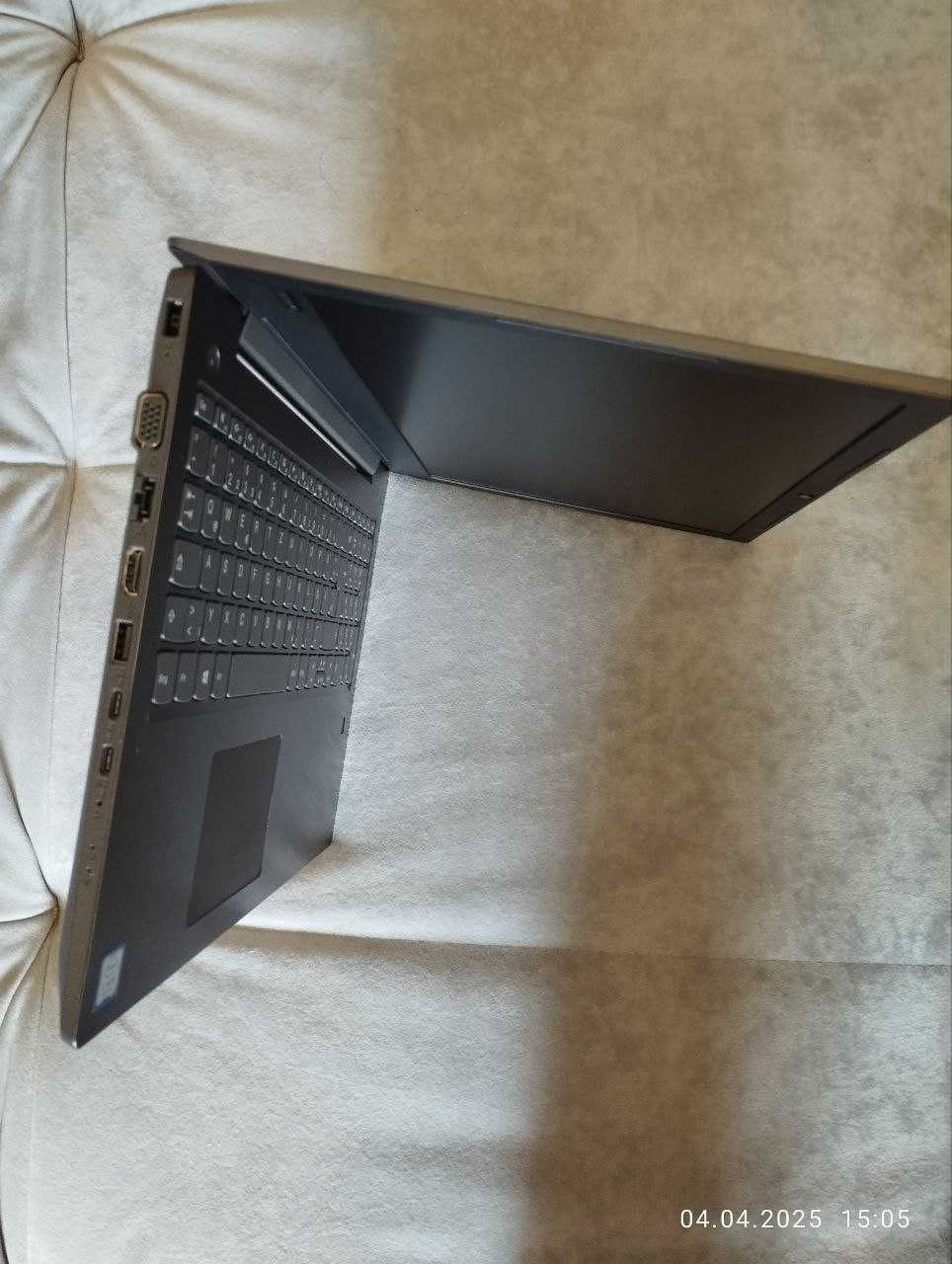 Lenovo V330-15IKB • i5  (81AX0127GE) Як Новий