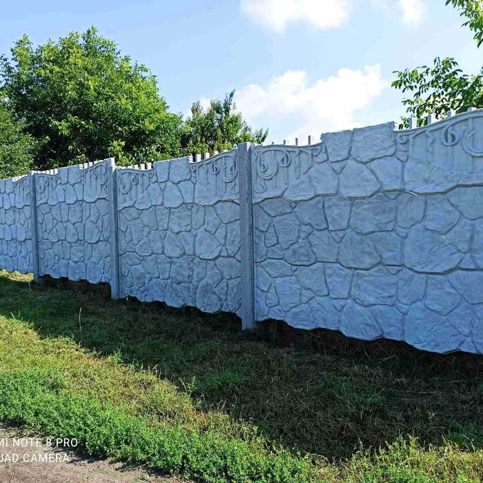 Бетонний паркан ( європаркан)