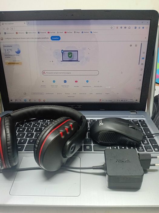 Portátil ASUS pronto para uso.