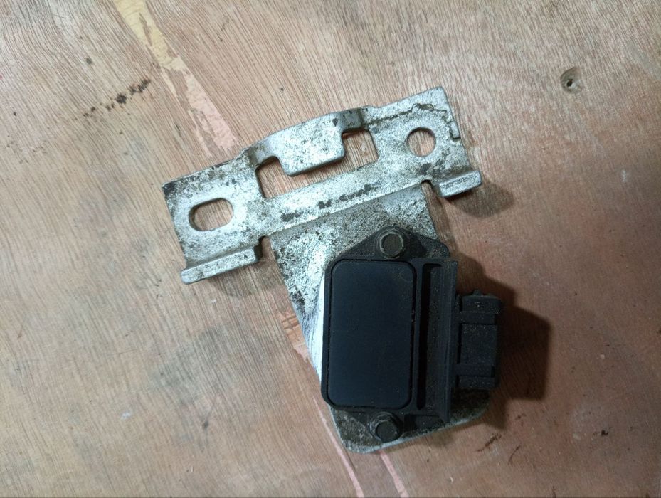 Продам коммутатор Опель вектора а моноинжектор