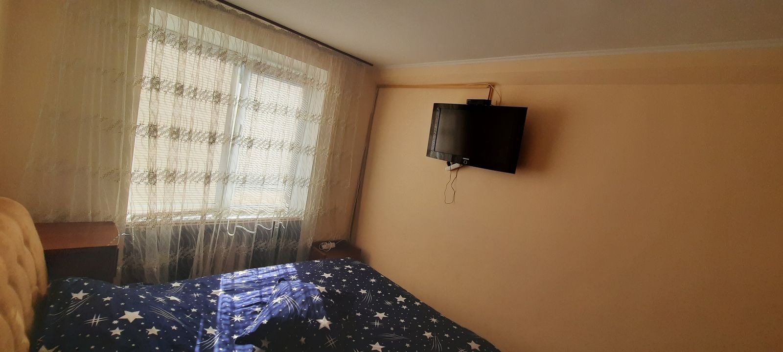 Сдам 2 ком. разд. кв. у метро по ул. Юности 8/2