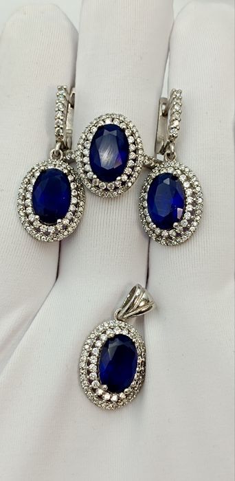 Серебряный набор с сапфирами  925 пробы
