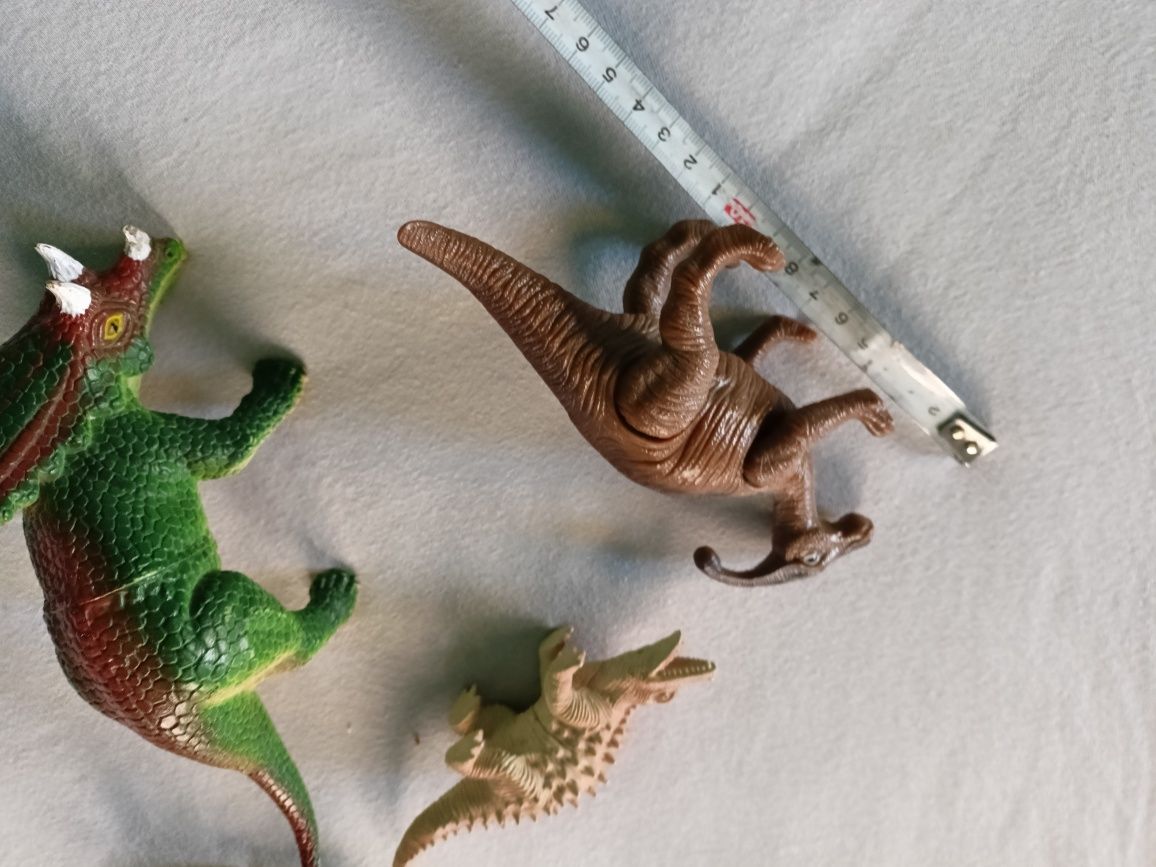 Zestaw zabawek figurki dinozaury